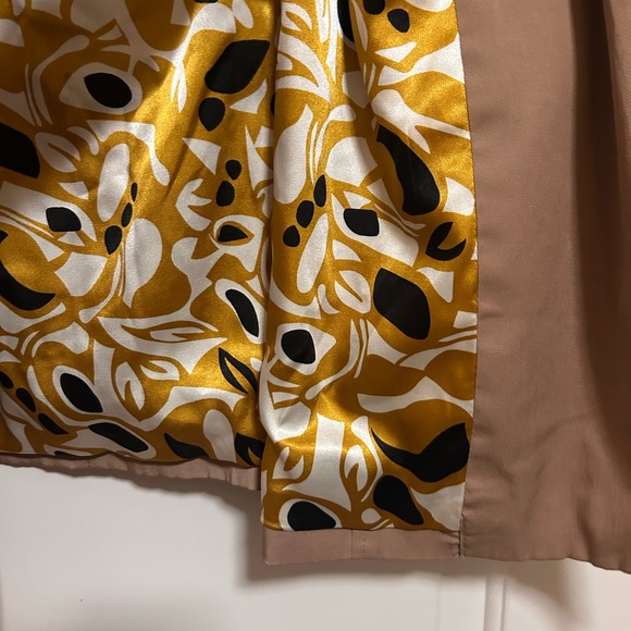 Bought in Paris 🫶🏽 Mid Thigh dark Tan Trench Coat 👜☕️🥐 French Gem! - Picture 10 of 11